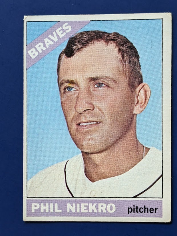 1966 Topps – Phil Niekro HOF #28 – Atlanta Braves VG+