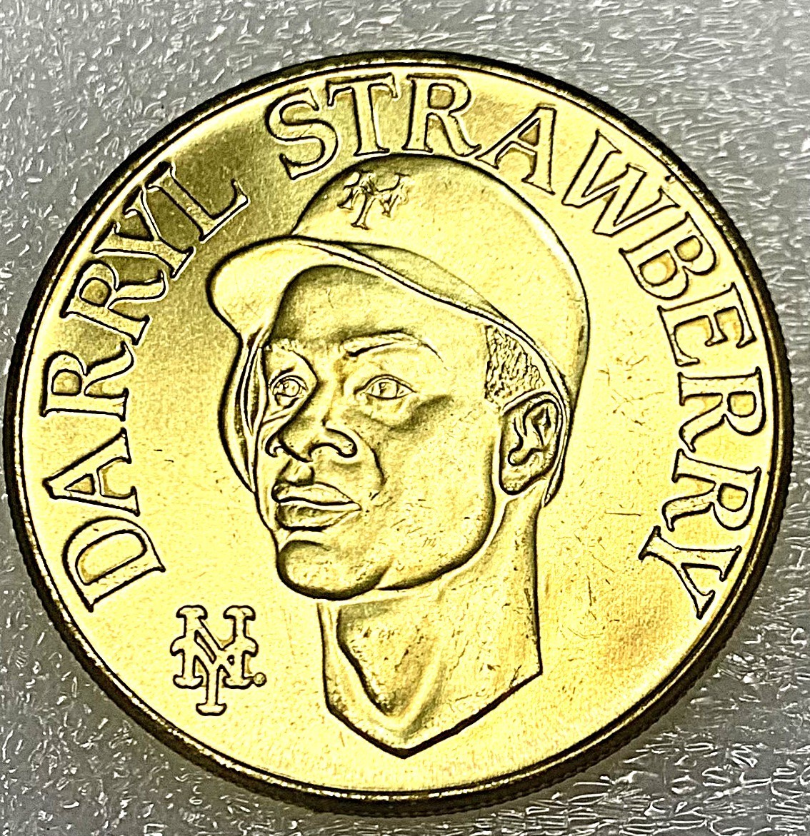 1990 Darryl Strawberry Medal – NY Mets Bondai – 1989 Stats – 32MM – 20