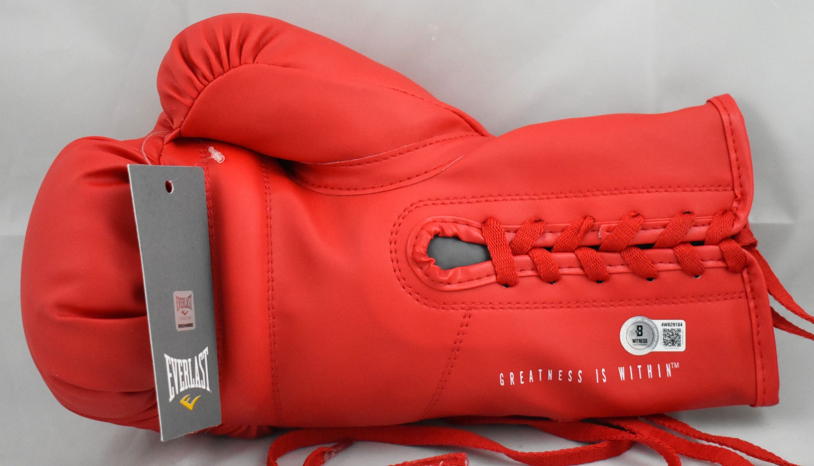 Manny Pacquiao Autographed Red Everlast Boxing Glove *Right – Beckett W Hologram