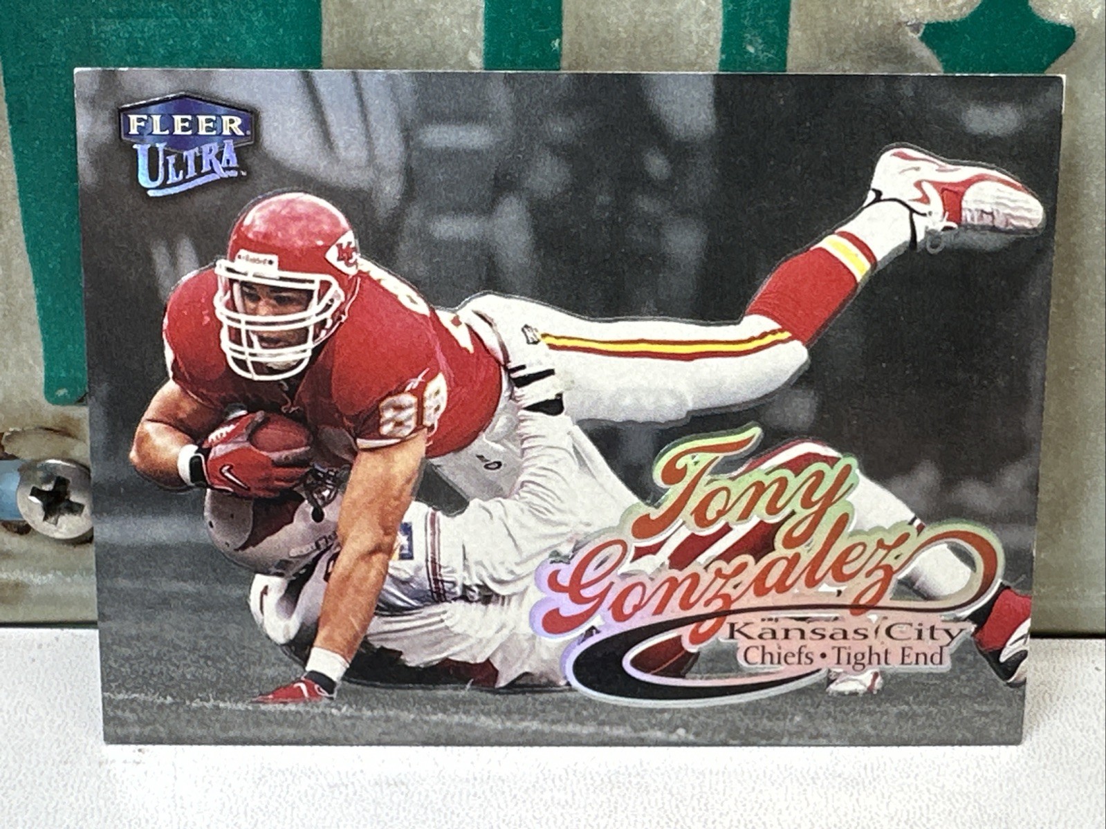 1999 FLEER ULTRA PLATINUM MEDALLION #117P TONY GONZALEZ 51/99 PSA 8