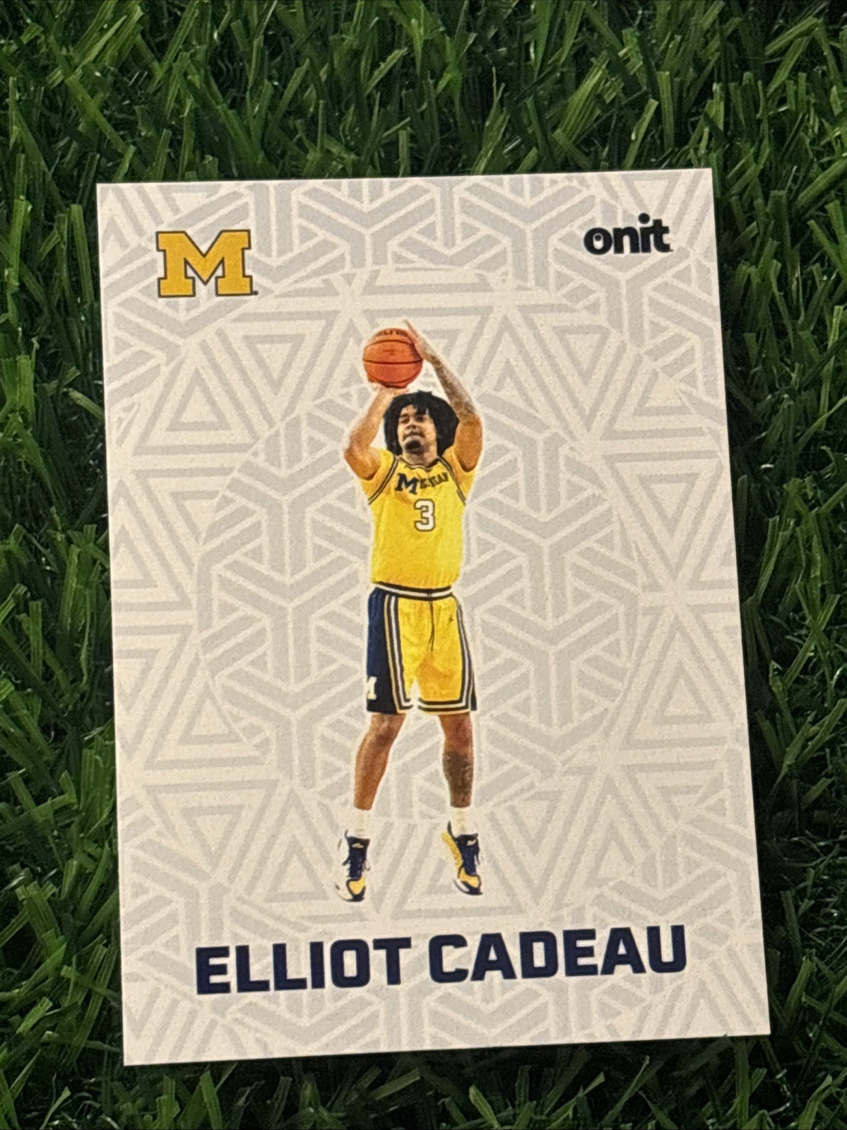 ELLIOT CADEAU 2025-26 ONIT Michigan Basketball #F-9 Fusion White Insert