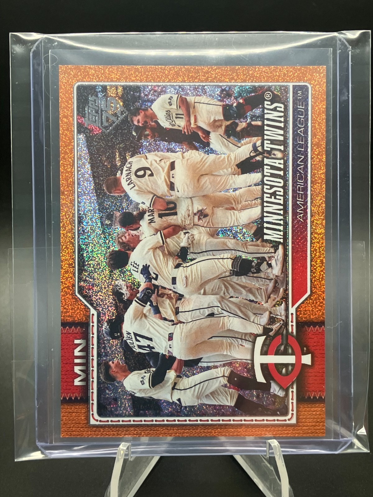 2026 Topps Series 2 Minnesota Twins Team Card /25 Orange Glitter Foil SP #491