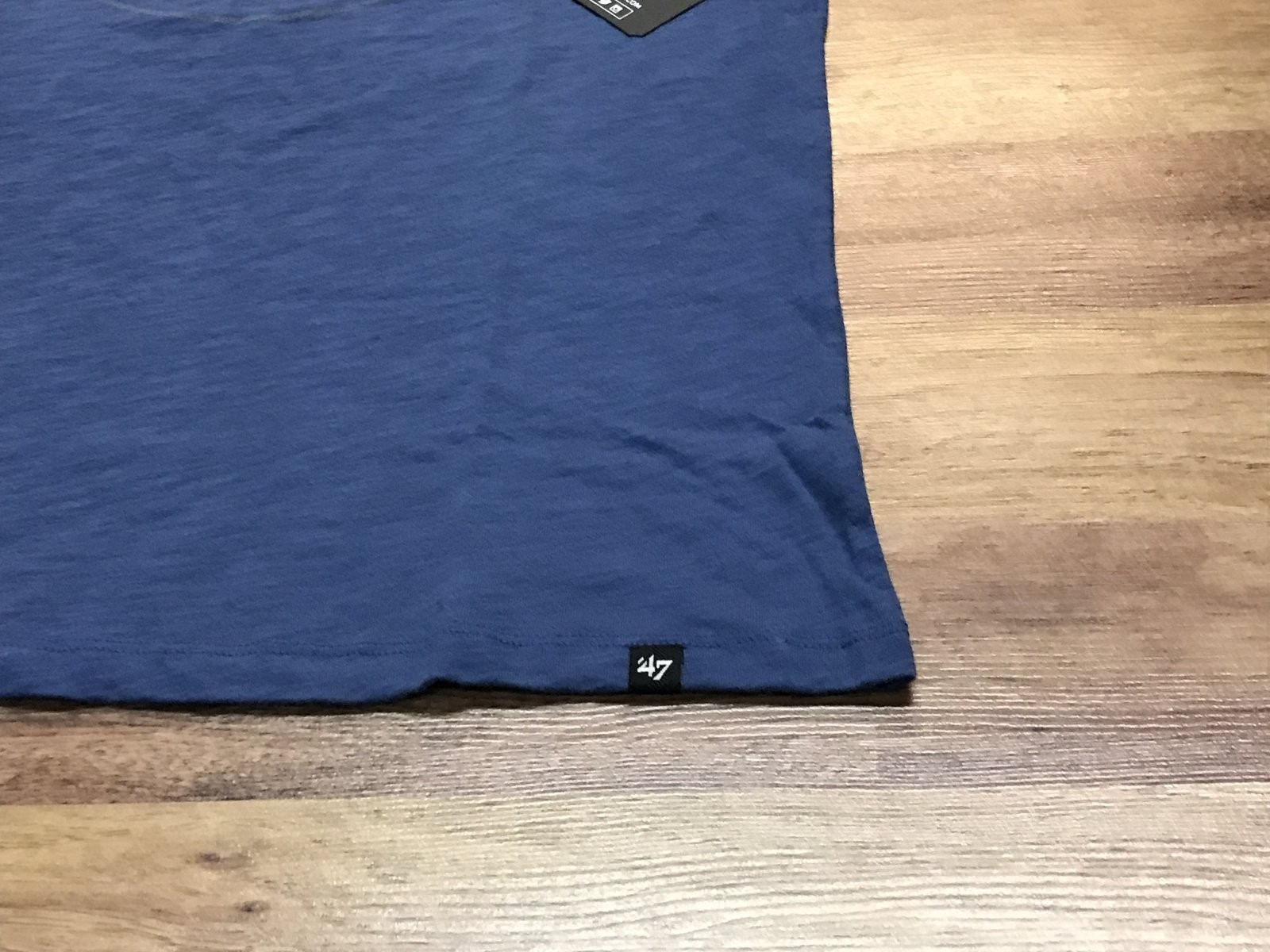 MENS M – NEW ’47 Brand NBA Detroit Pistons Basketball T-Shirt Blue