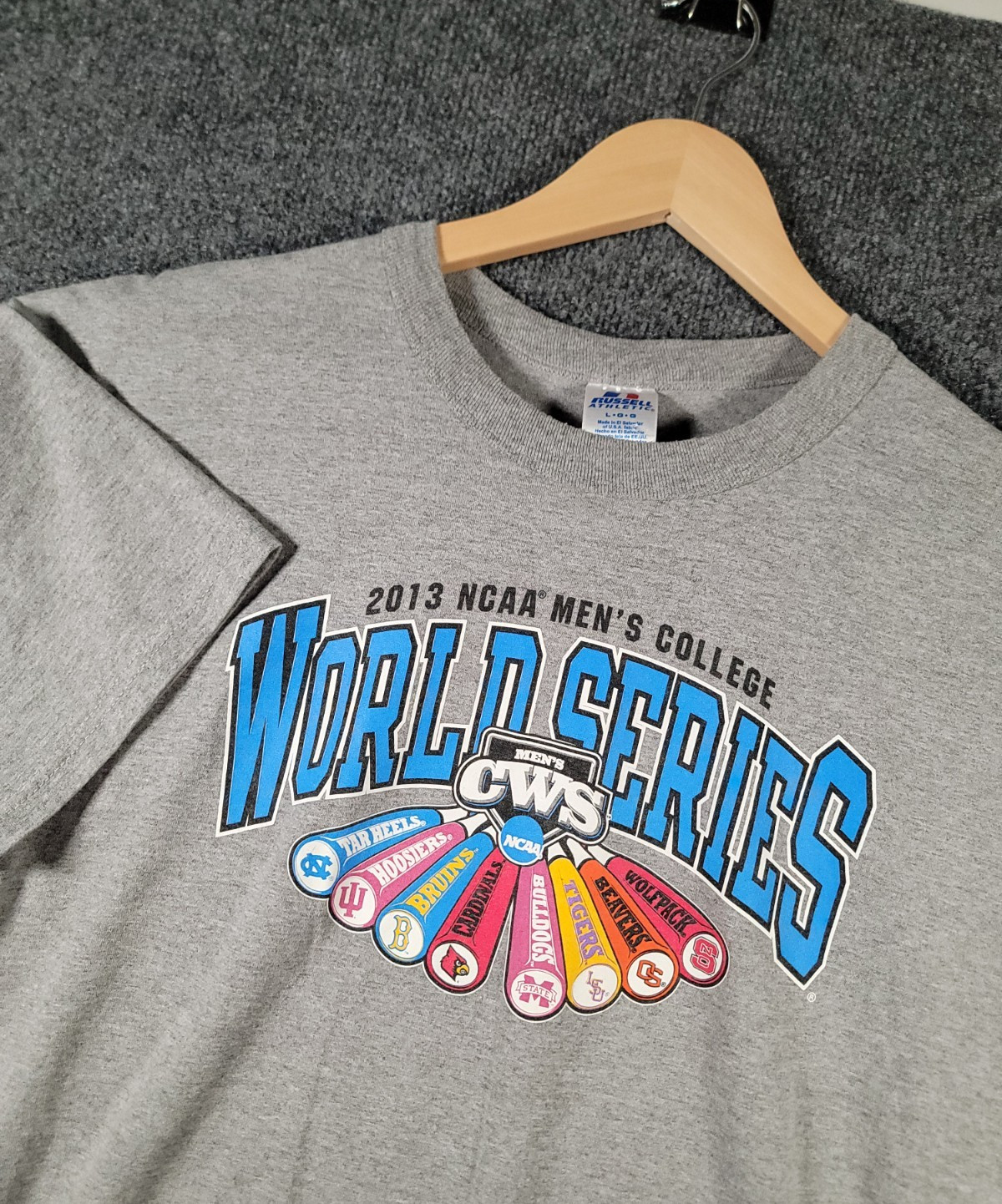 Vintage 2013 Mens College World Series T-Shirt Large Gray Russell Baseball NCAA