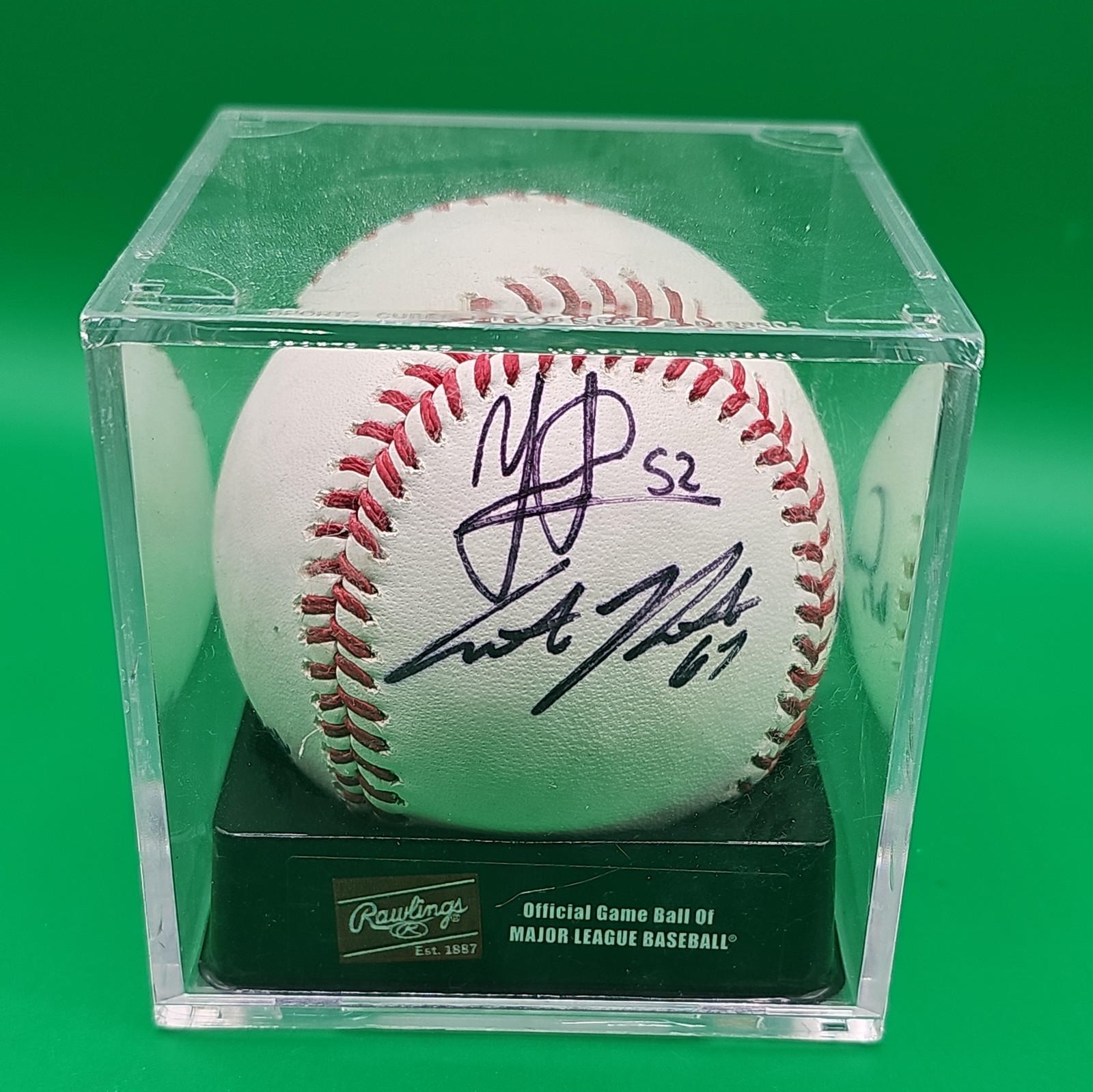 Autographed Baseball – Unknown Signature /s– Rawlings Game Ball – No COA