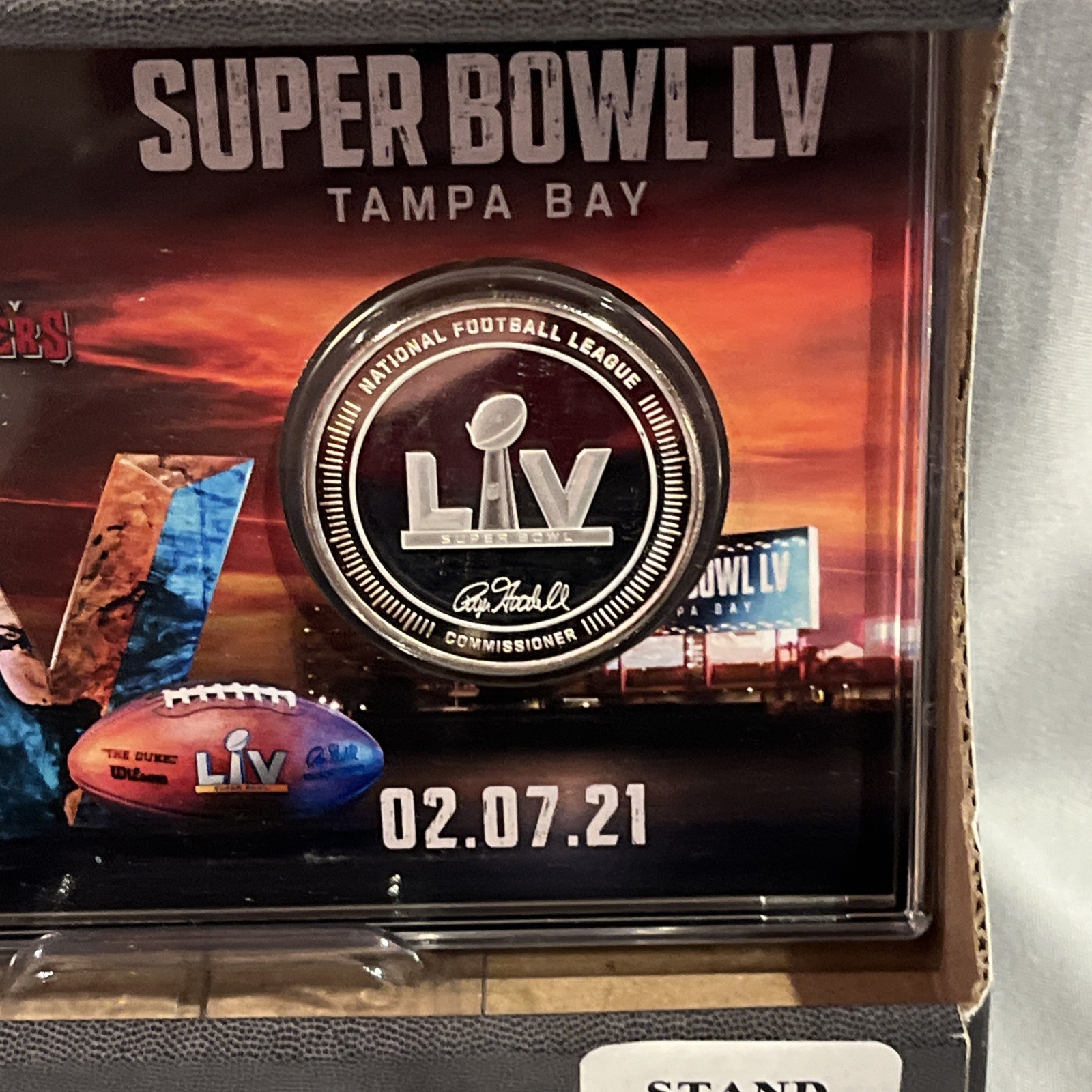 Highland Mint Super Bowl LV Chiefs VS Buccaneers Commemerative Coin Orig Pkg!!