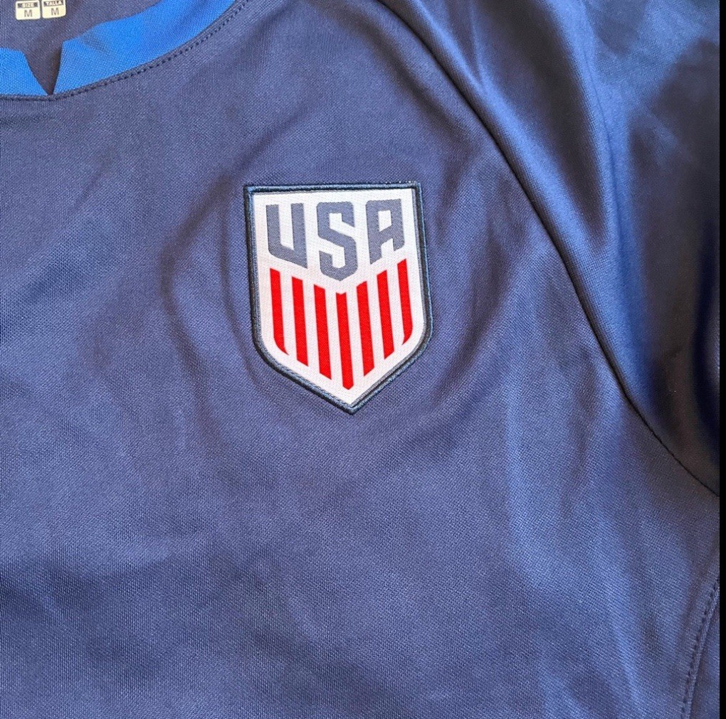 USA jersey soccer shirt Size Xlarge Blue color