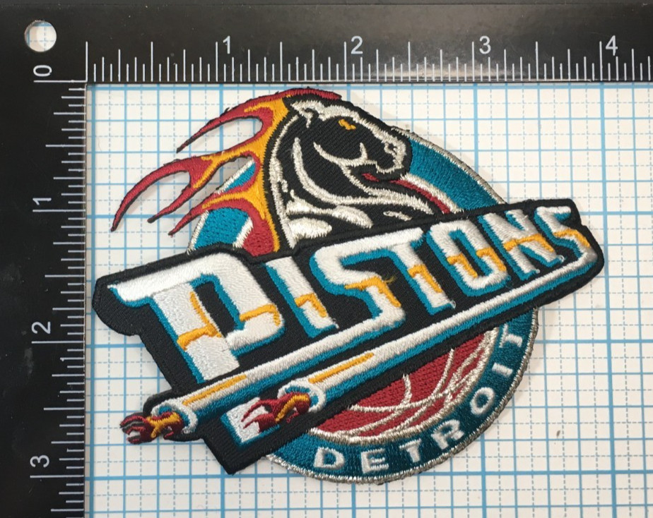 1996-2000 DETROIT PISTONS NBA BASKETBALL VINTAGE 4″ PRIMARY LOGO TEAM PATCH DP5