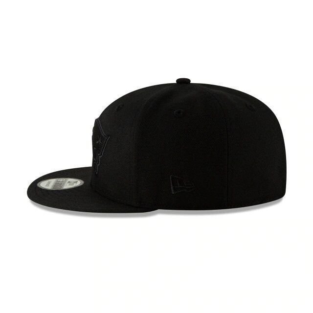 NEW ENGLAND PATRIOTS BLACK ON BLACK 9FIFTY SNAPBACK – 70457659