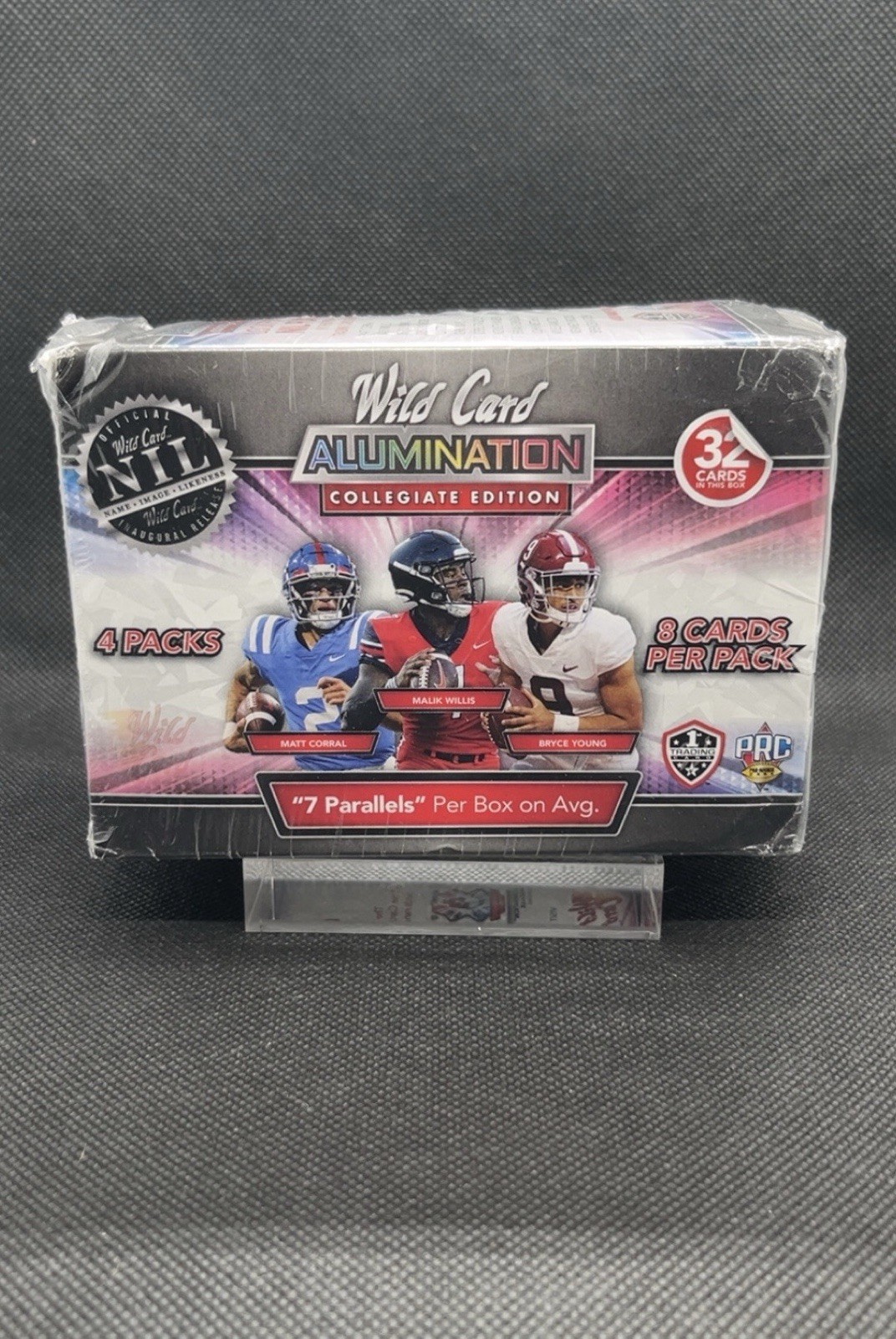 Wild Card Alumination Collegiate NCAA Football Box 32 Cards Parallels