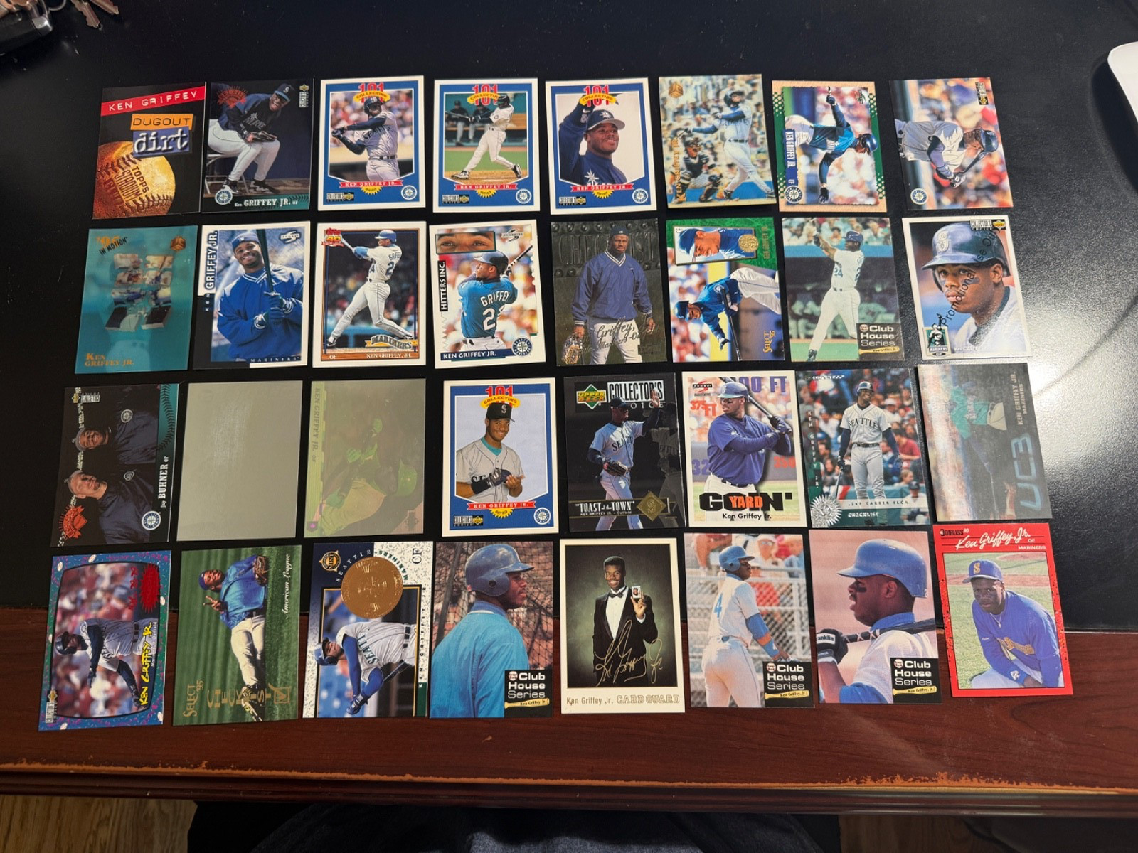 1996 KEN GRIFFEY JR. LOT OF (32) SEVERAL DIFFERENT YEARS NO DUPES, HOLOS EXMT/NM
