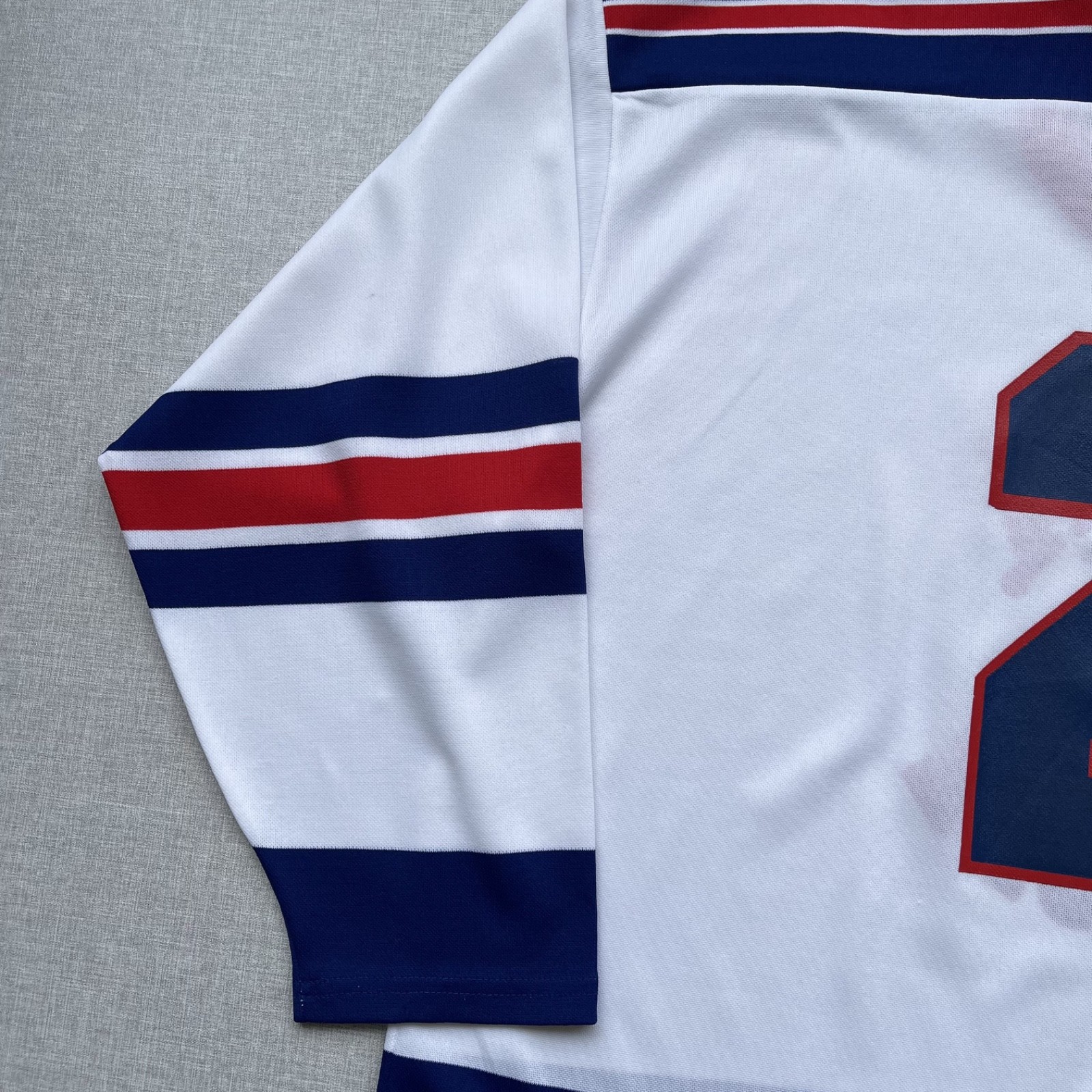 Vintage 1986 USA Europe Hockey Jersey Gunzo’s #2 White Red Blue Adult XL