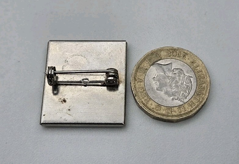 SCUNTHORPE UNITED VINTAGE PIN BADGE