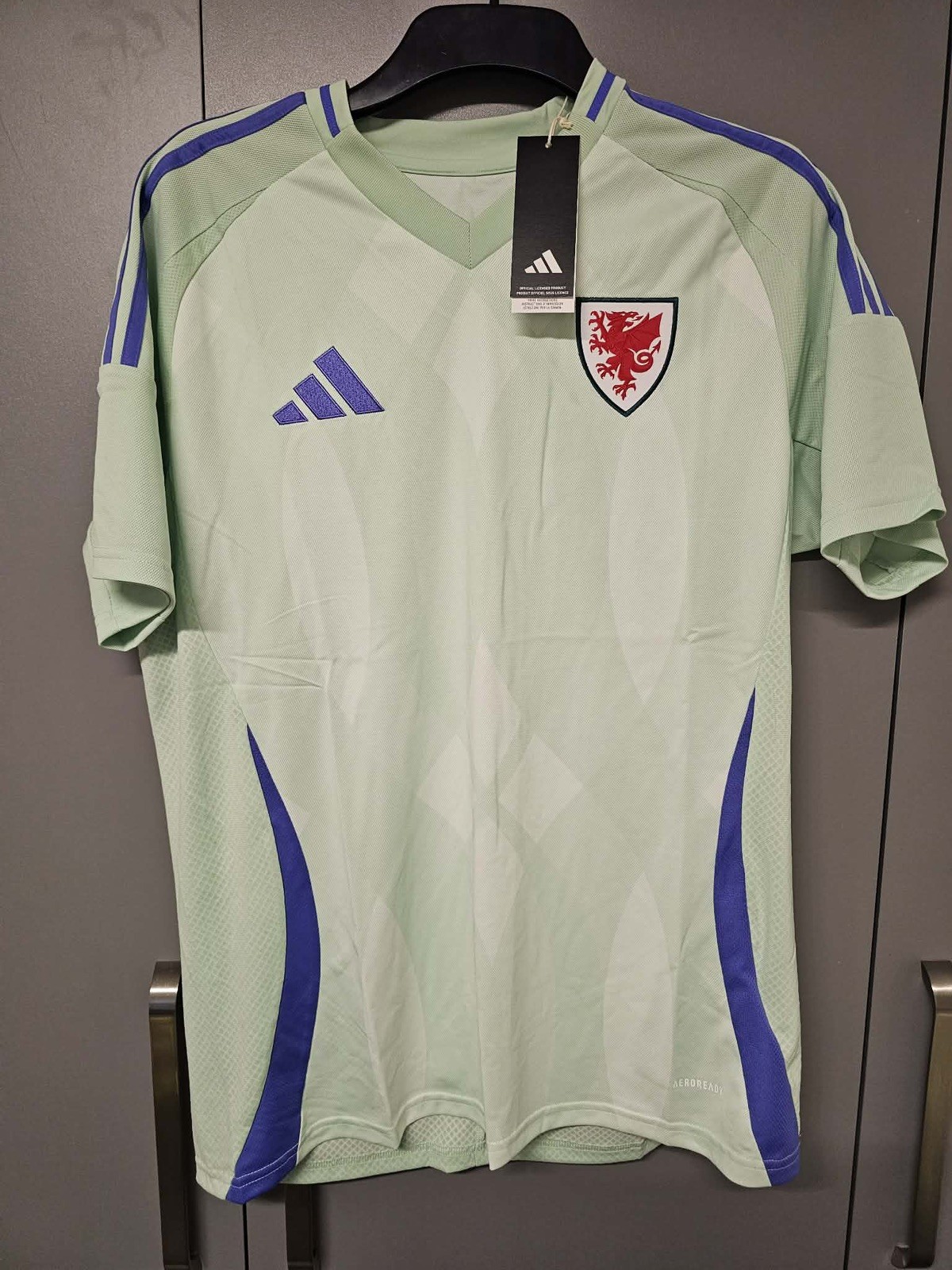 Adidas Women’s Wales Football Team Shirt Jersey 2025 Men’s Fit Size Uk S JD7455