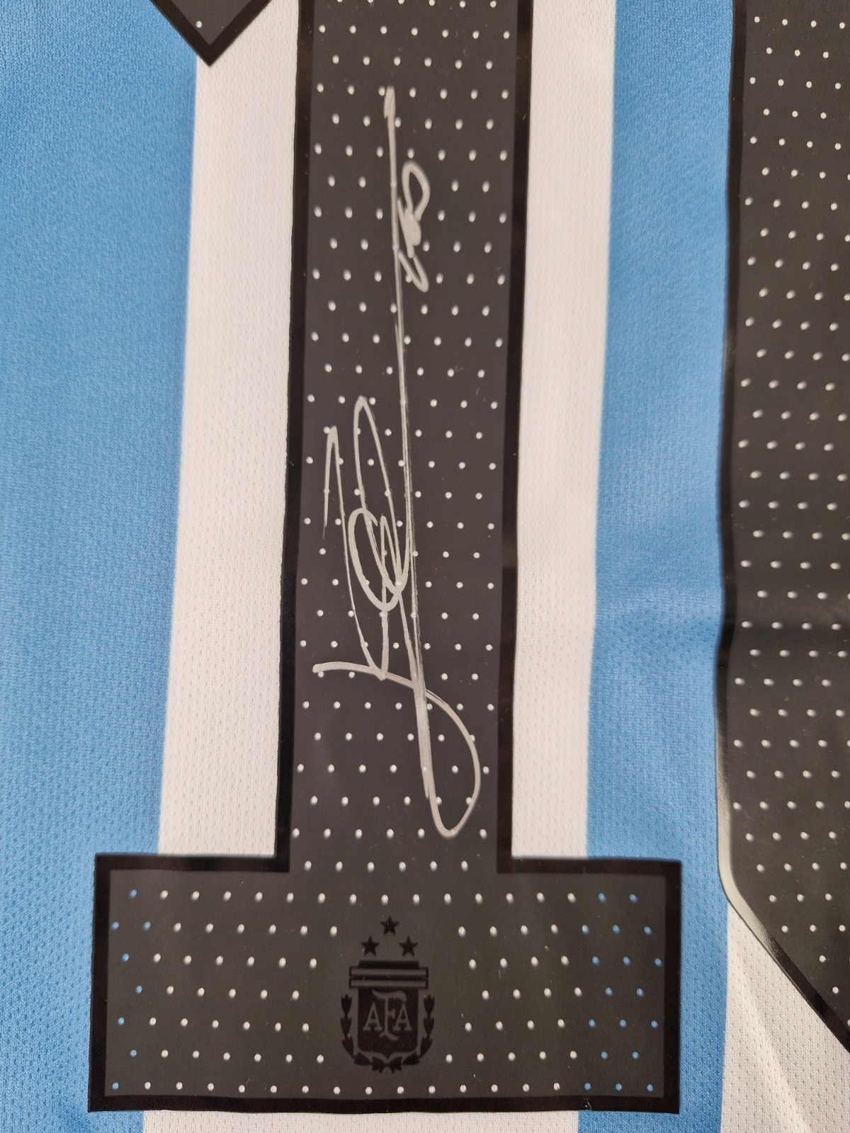Lionel Messi Argentina Qatar FIFA 2022 hand-signed +COA Free shipping worldwide