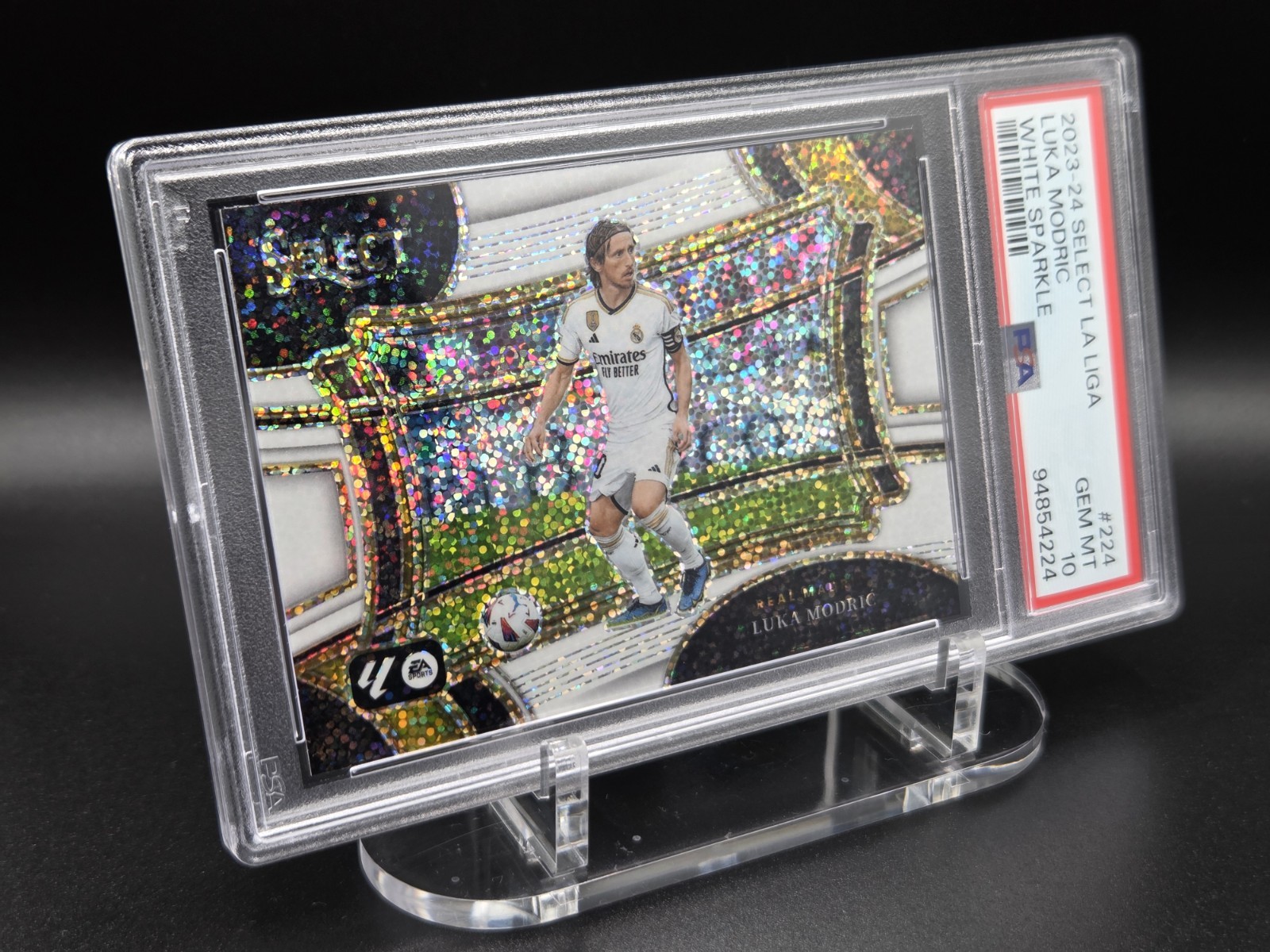 LUKA MODRIC WHITE SPARKLE PSA 10 – Field Level Select La Liga – Croatia – Madrid