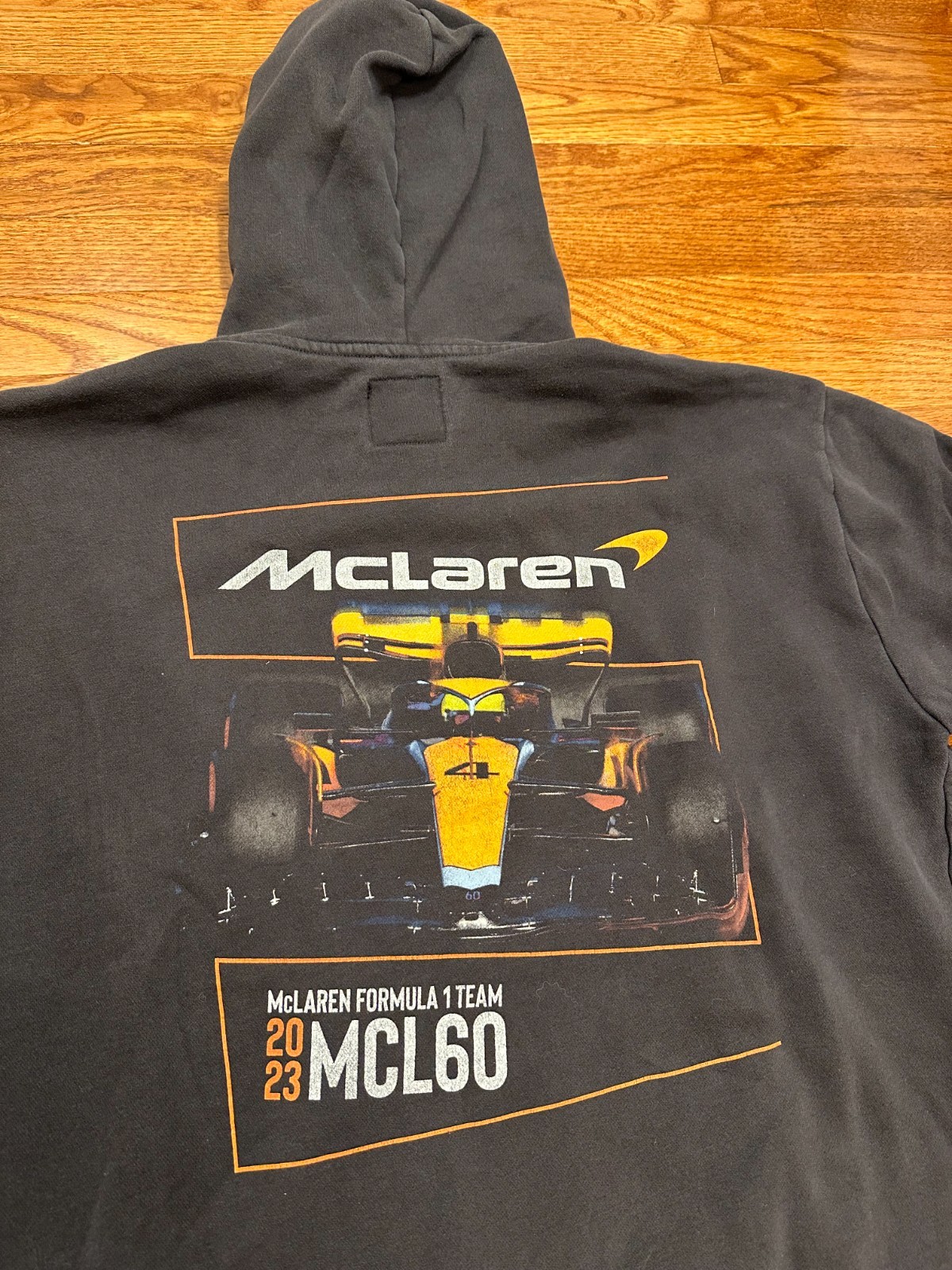 McLaren Formula 1 Team 2023 MCL60 Hoodie Sweatshirt Fits Mens Large Graphic Race