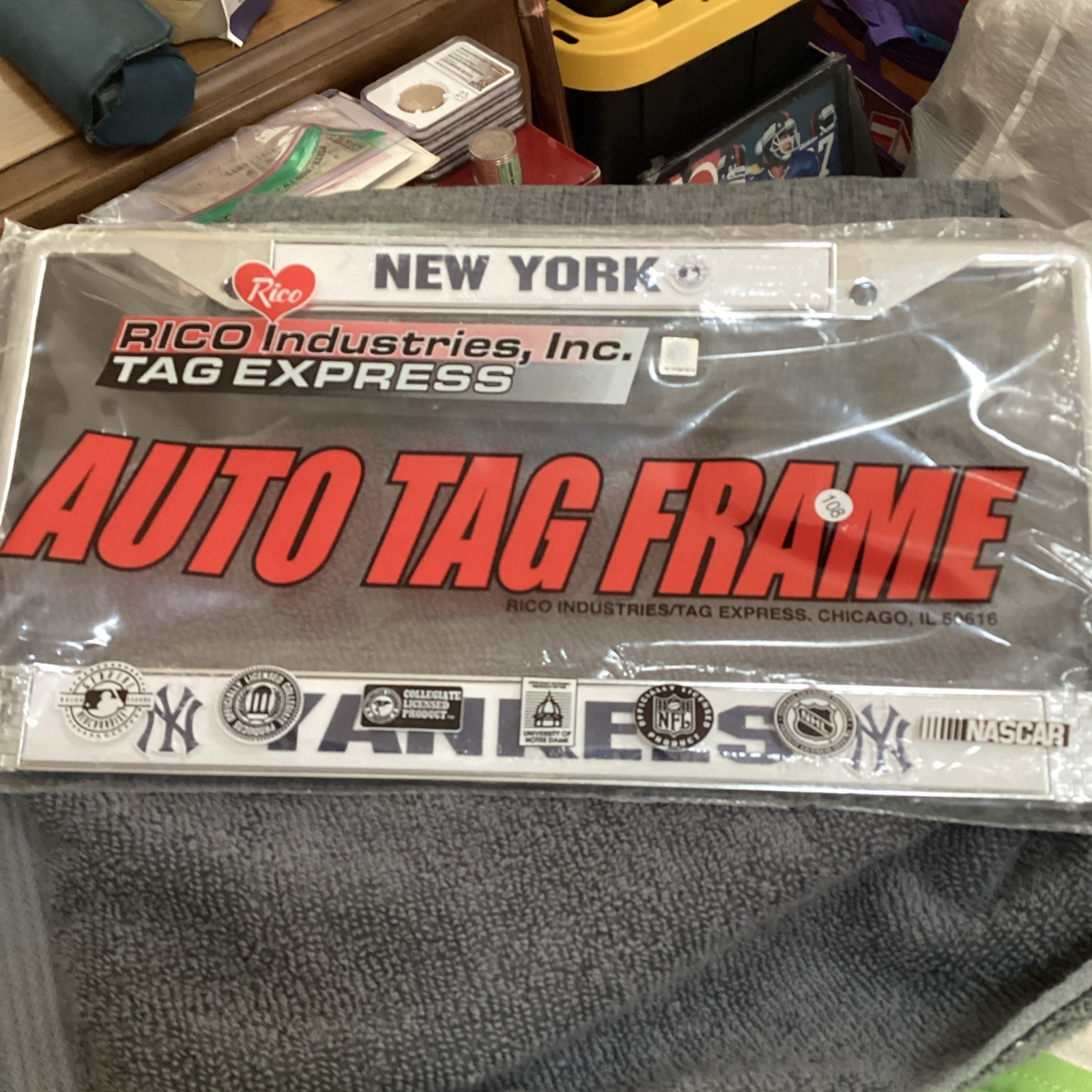 Rico Industries New York Yankees Auto Plate Frame New
