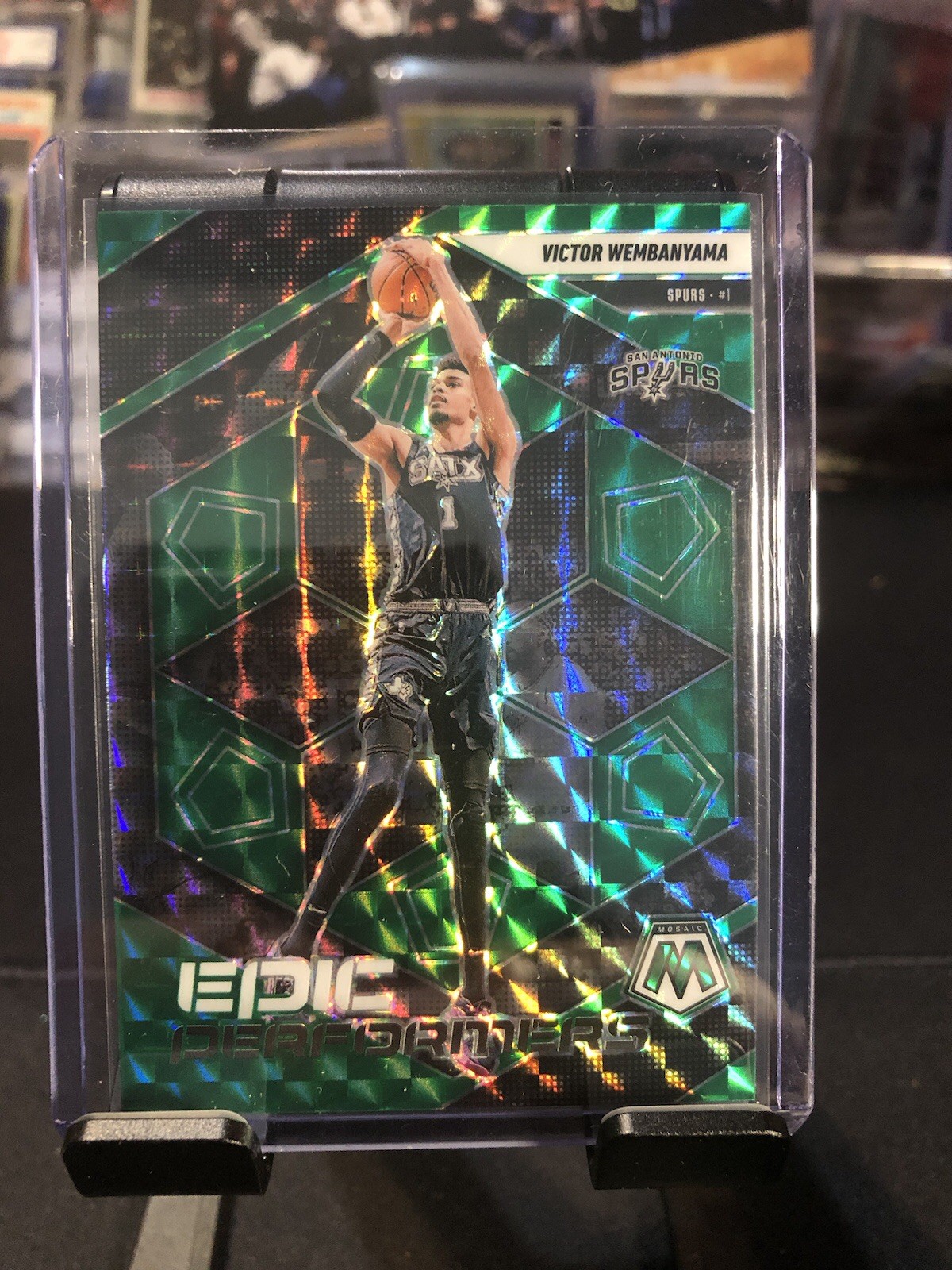 2024-25 Panini Mosaic – Epic Performers Victor Wembanyama #1 Green Mosaic Prizm