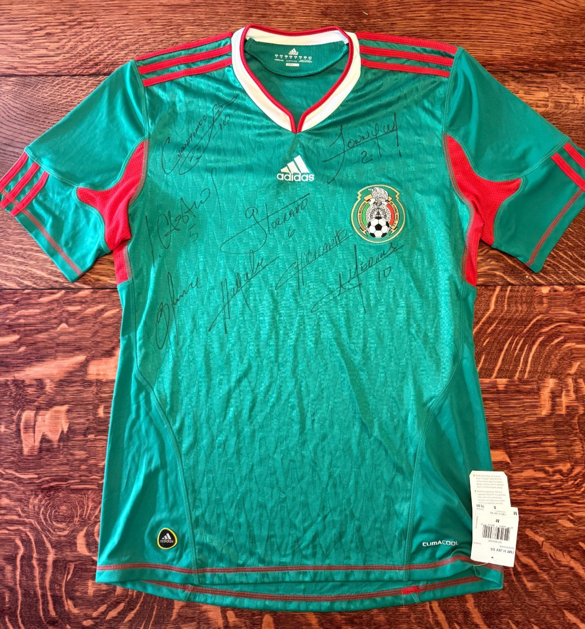 2010 adidas Mexico Jersey signed by Javier Hernandez ‘Chicharito’, Blanco etc.